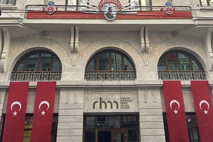 8 Mart’ta açılan müze kapıları, şehrin kültürde kimi görünür kıldığını yeniden düşündürüyor.