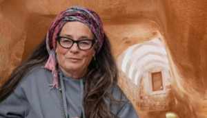 Alman Ressam Almut Wegner, Kapadokya’da Bezirhane Sohbetleri’ne Konuk Oluyor Kapadokya'da uzun yıllardır yaşayan ve sanat çalışmalarını sürdüren Alman ressam Almut Wegner, 23 Ekim 2026'da Mustafapaşa'daki Gorgoli Bezirhane'de düzenlenecek söyleşiye katılıyor.